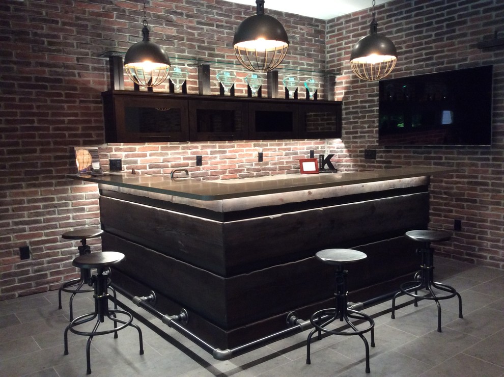 Inspiration for a transitional home bar remodel in Cedar Rapids