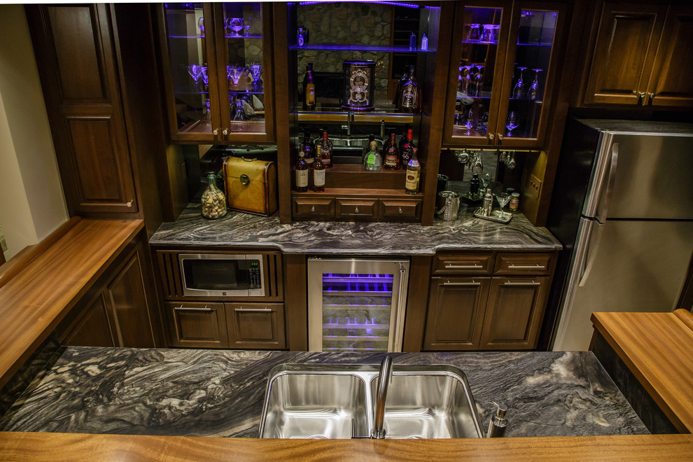 Home bar - transitional home bar idea in Minneapolis
