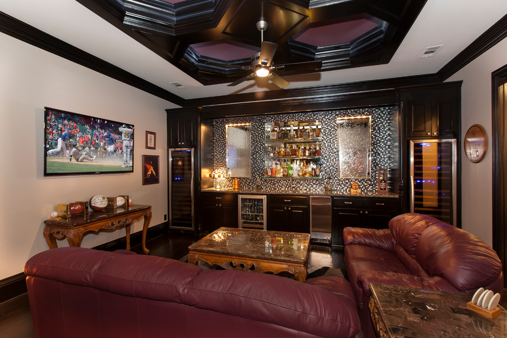 Пример оригинального дизайна: домашний бар в стиле неоклассика (современная классика) с мойкой, фасадами с выступающей филенкой, черными фасадами и разноцветным фартуком