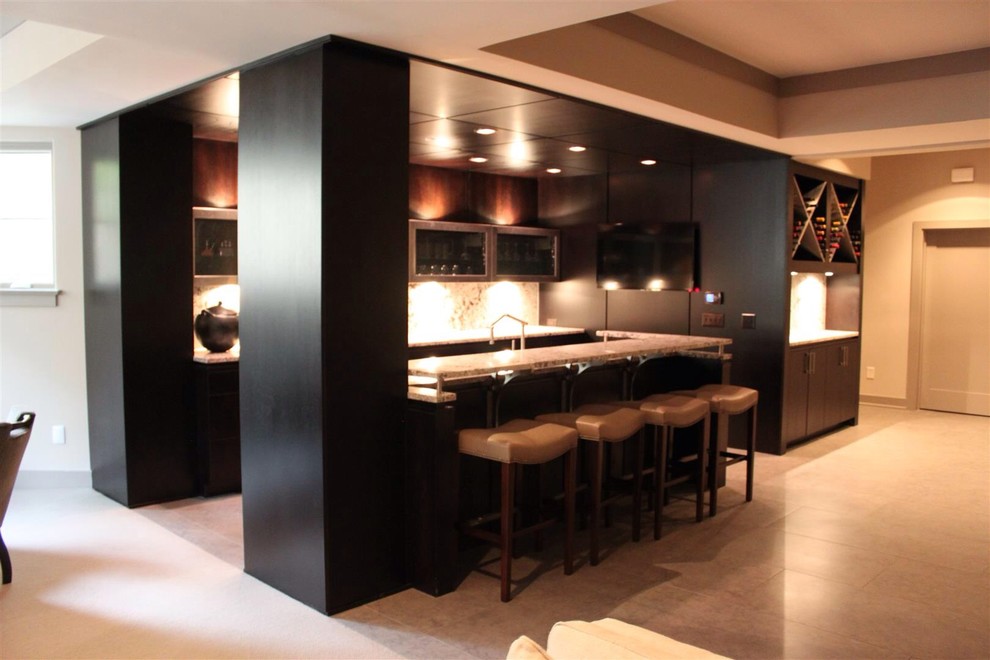 This is an example of a modern home bar in Indianapolis.