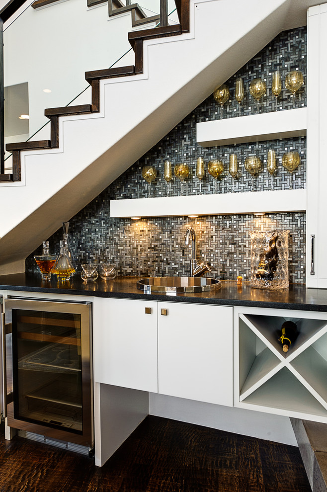 Home bar - modern home bar idea in Austin