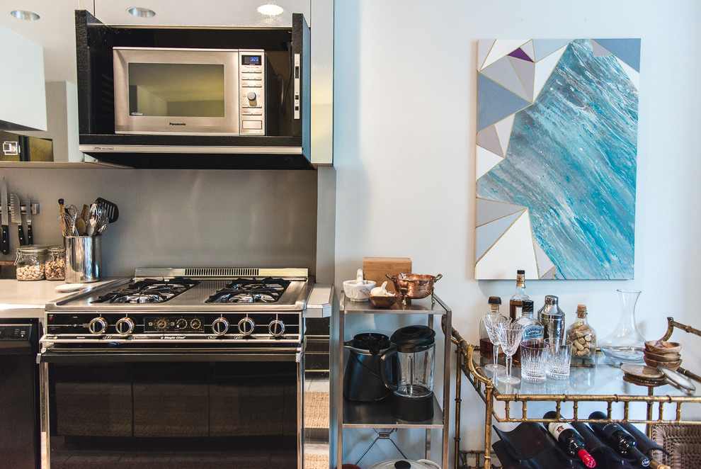 ニューヨークにあるトランジショナルスタイルのおしゃれなキッチンの写真