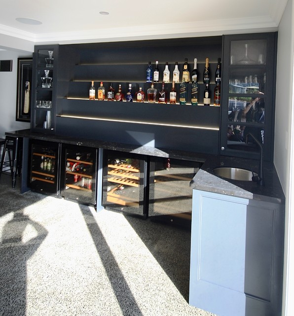 RIVER RESIDENCE Modern Home Bar Sydney by Kitchens by Emanuel