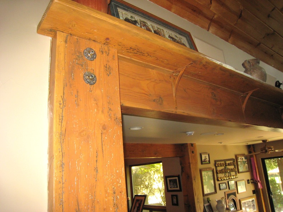 Photo of a large rustic home bar in Sacramento.