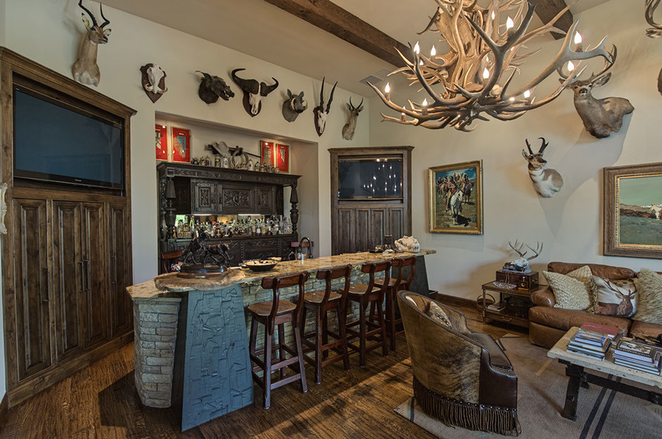 Example of a mountain style home bar design in Oklahoma City