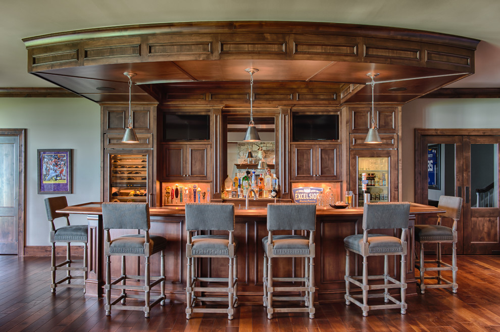 Inspiration for a timeless home bar remodel in Minneapolis