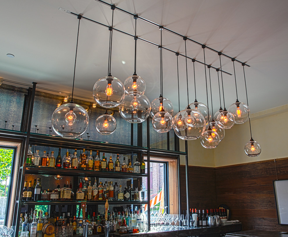 This is an example of a modern home bar in New York.