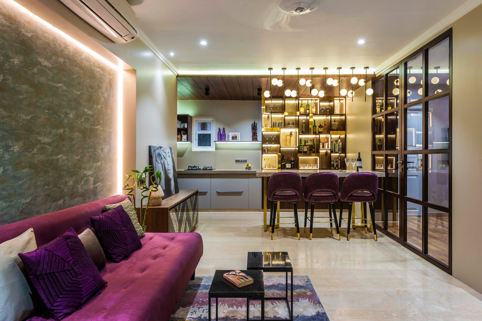 Design ideas for a modern home bar in Mumbai.