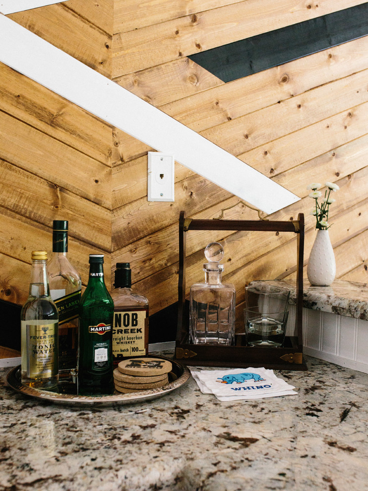 Diseño de bar en casa con fregadero en L ecléctico de tamaño medio con encimera de granito y suelo de mármol