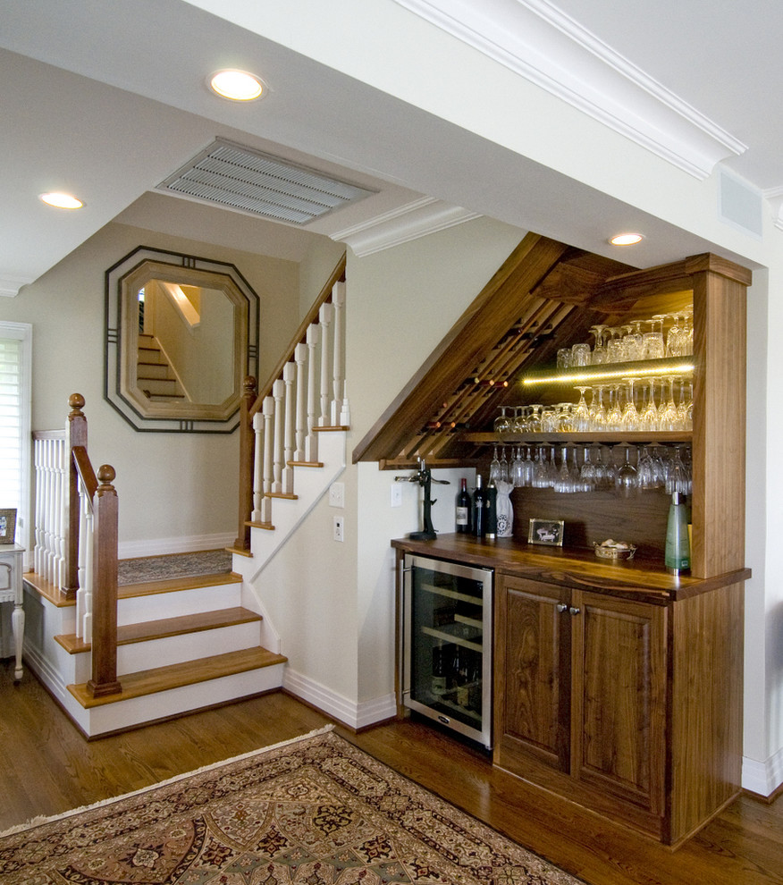 Photo of a contemporary home bar in Wilmington.