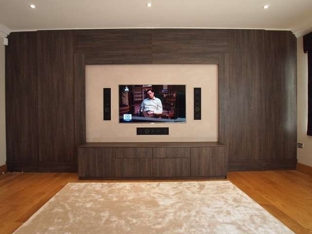 Dual purpose TV and Cinema room, Wenge wall and cabinet, Surrey - Moderne -  Salle de Cinéma - Surrey - par Designer Vision And Sound Ltd | Houzz