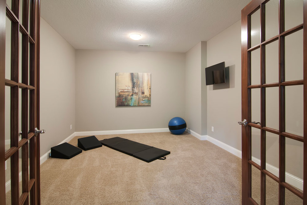 Inspiration for a home gym remodel in Minneapolis