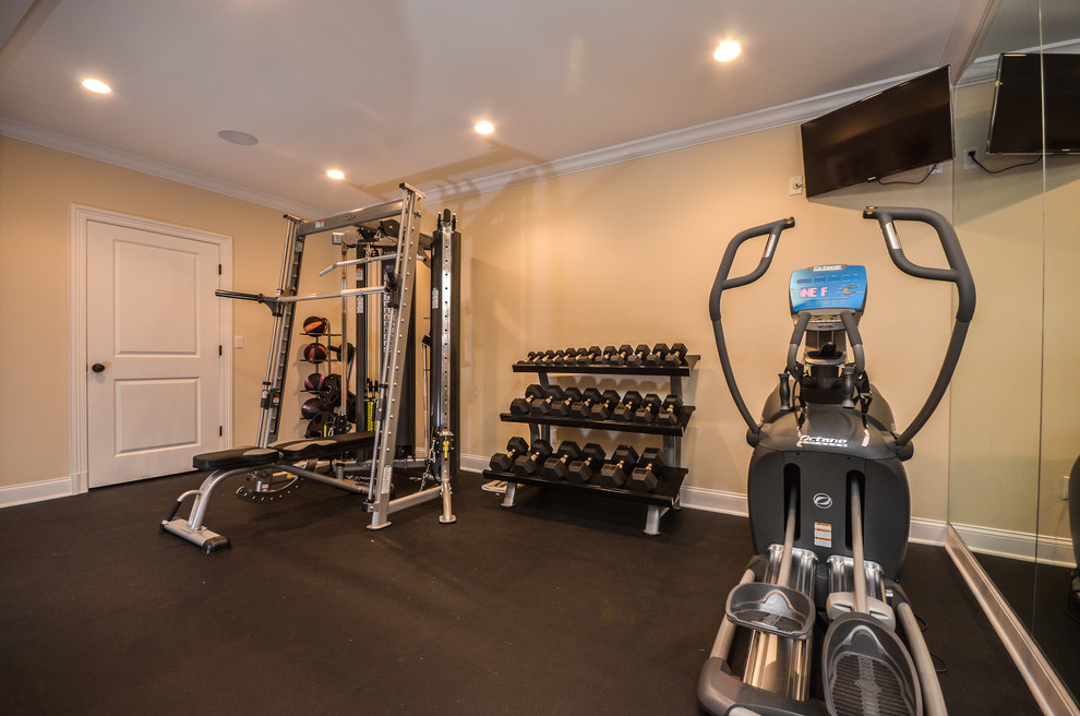 Home gym - traditional home gym idea in New York