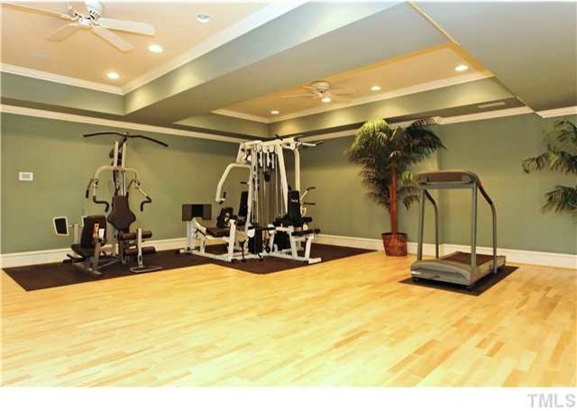 This is an example of a traditional home gym in Raleigh.