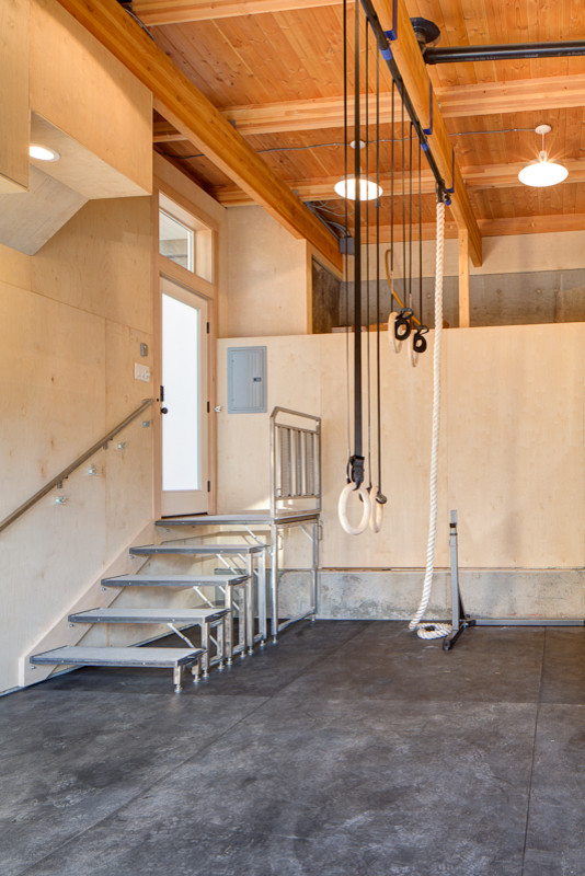 Contemporary home gym in Portland.