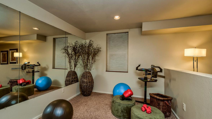 Home gym - traditional home gym idea in Denver