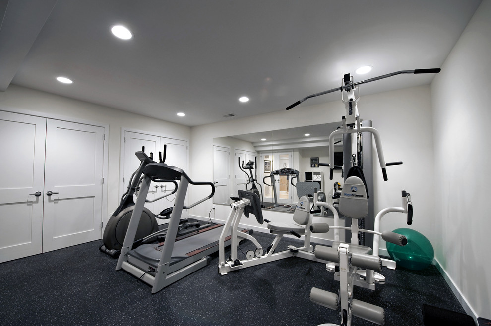 Multifunktionaler, Mittelgroßer Moderner Fitnessraum mit weißer Wandfarbe in Washington, D.C.