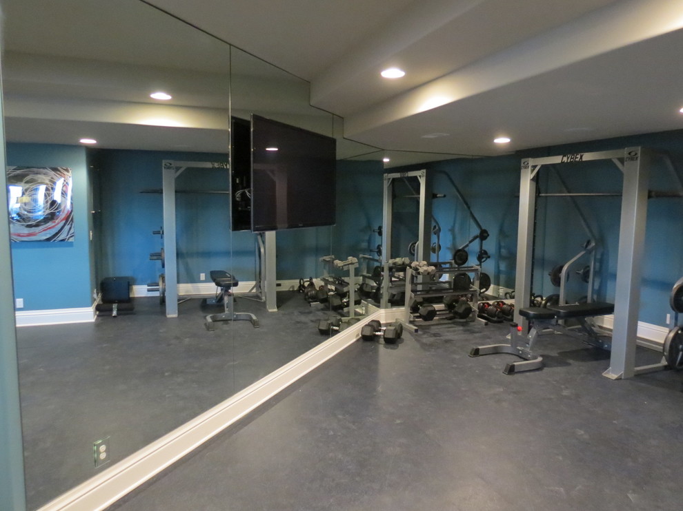 Example of a trendy home gym design in Omaha