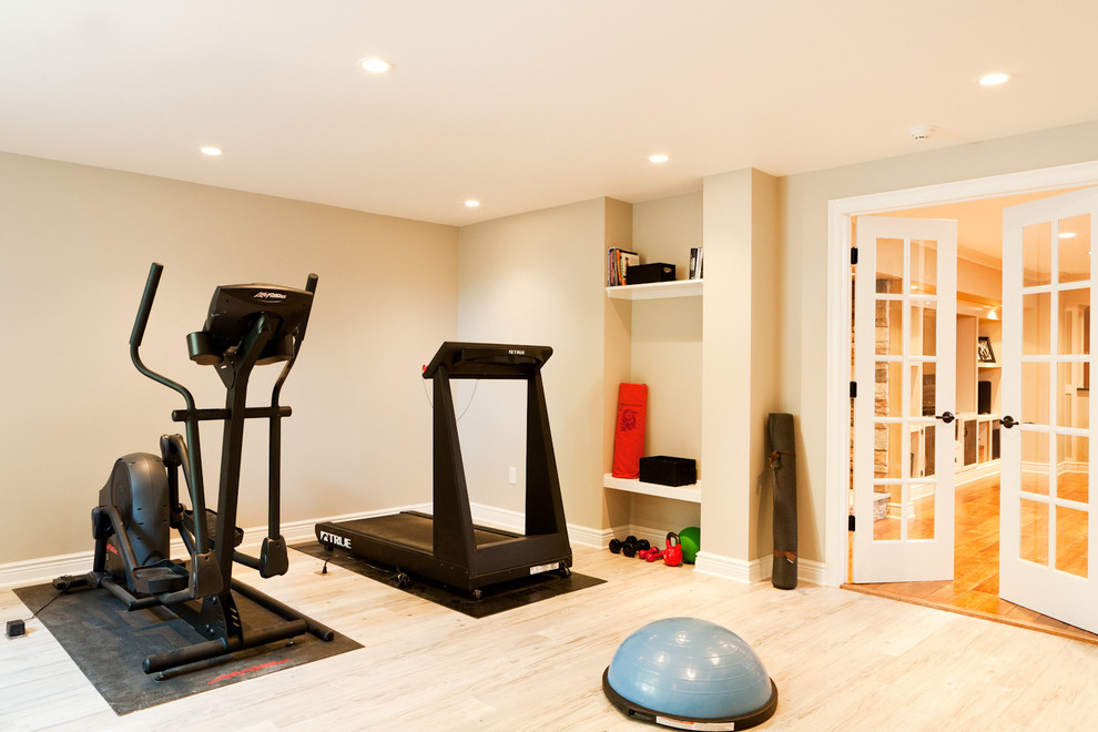 Inspiration for a contemporary home gym in New York.