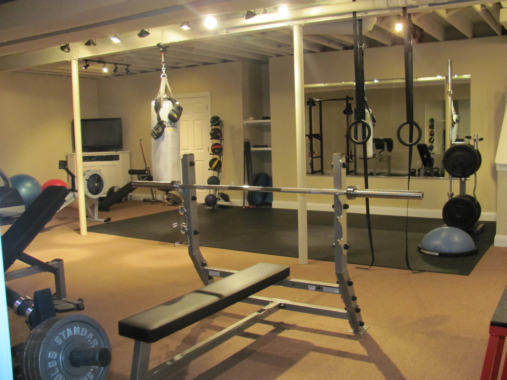 Photo of a contemporary home gym in Philadelphia.