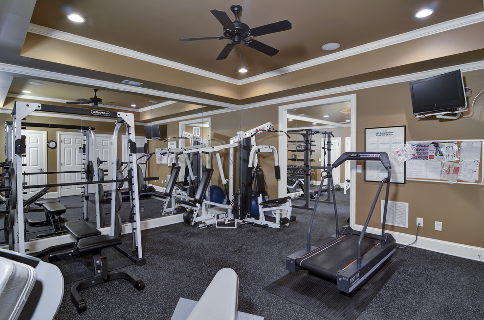 Inspiration for a timeless home gym remodel in Atlanta