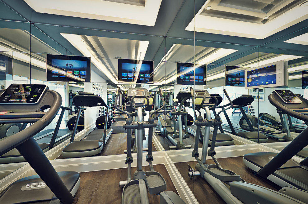 Inspiration for a contemporary home gym in Surrey.