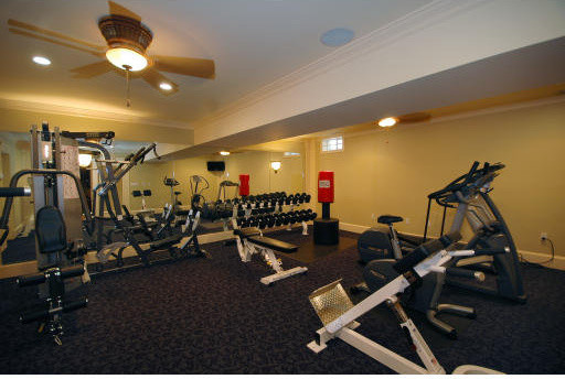 Home gym - traditional home gym idea in Boston