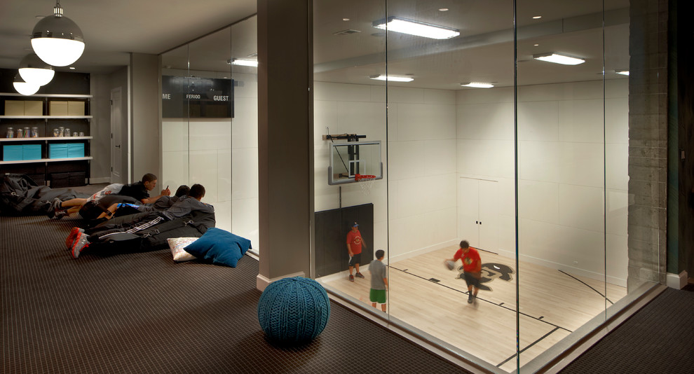 Home gym - contemporary home gym idea in Chicago