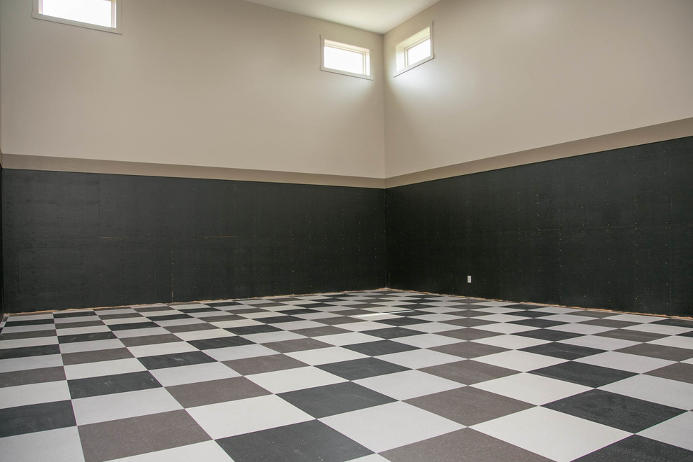 Photo of a traditional indoor sports court in Minneapolis with multi-coloured walls.