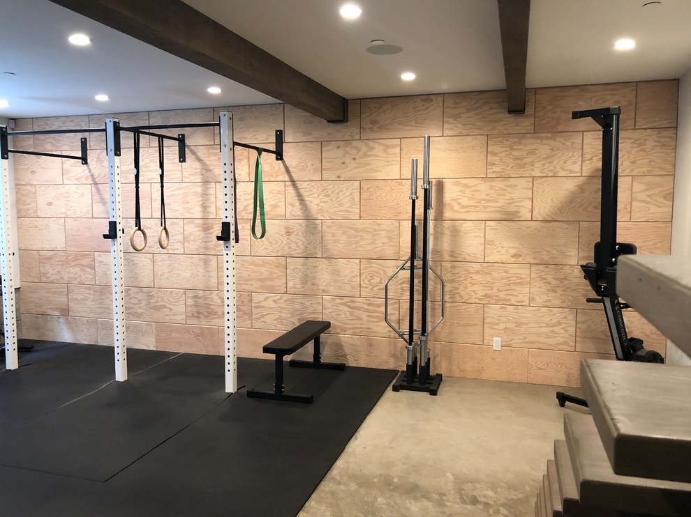 Traditional home gym in San Diego.