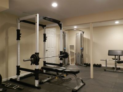 Example of a classic home gym design in New York