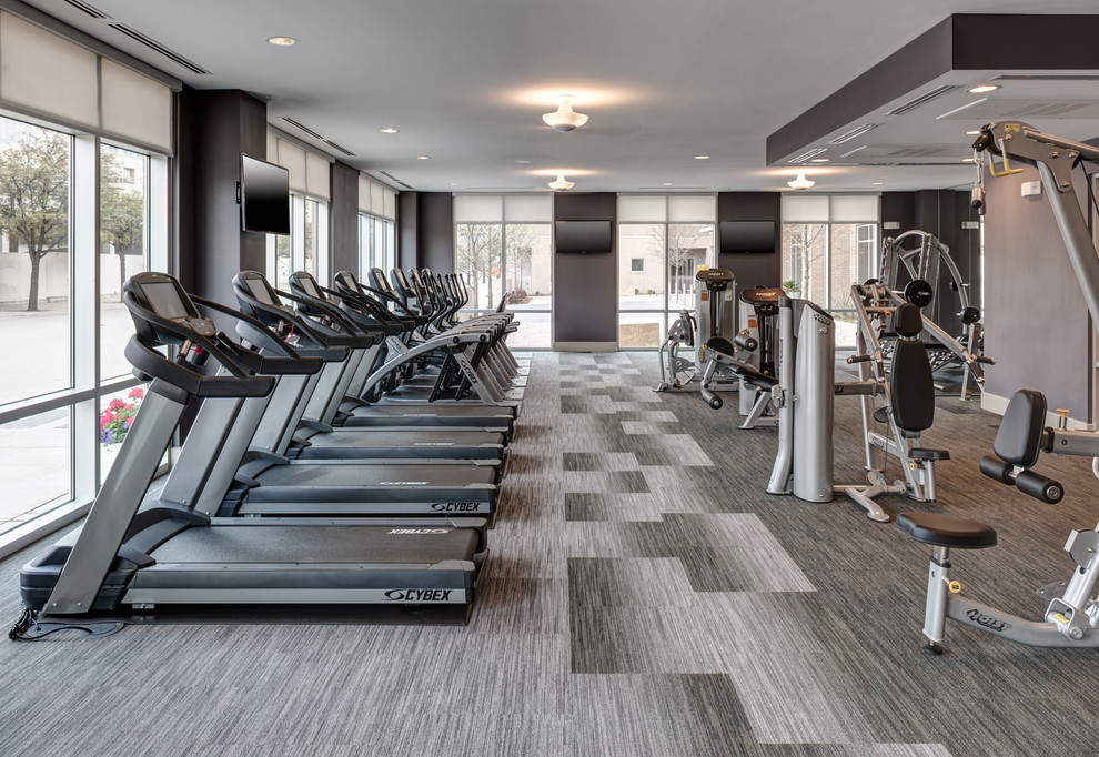 Inspiration for a contemporary home gym in Dallas.