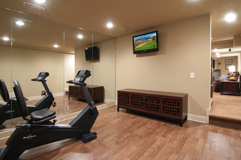 Home gym - traditional home gym idea in Minneapolis