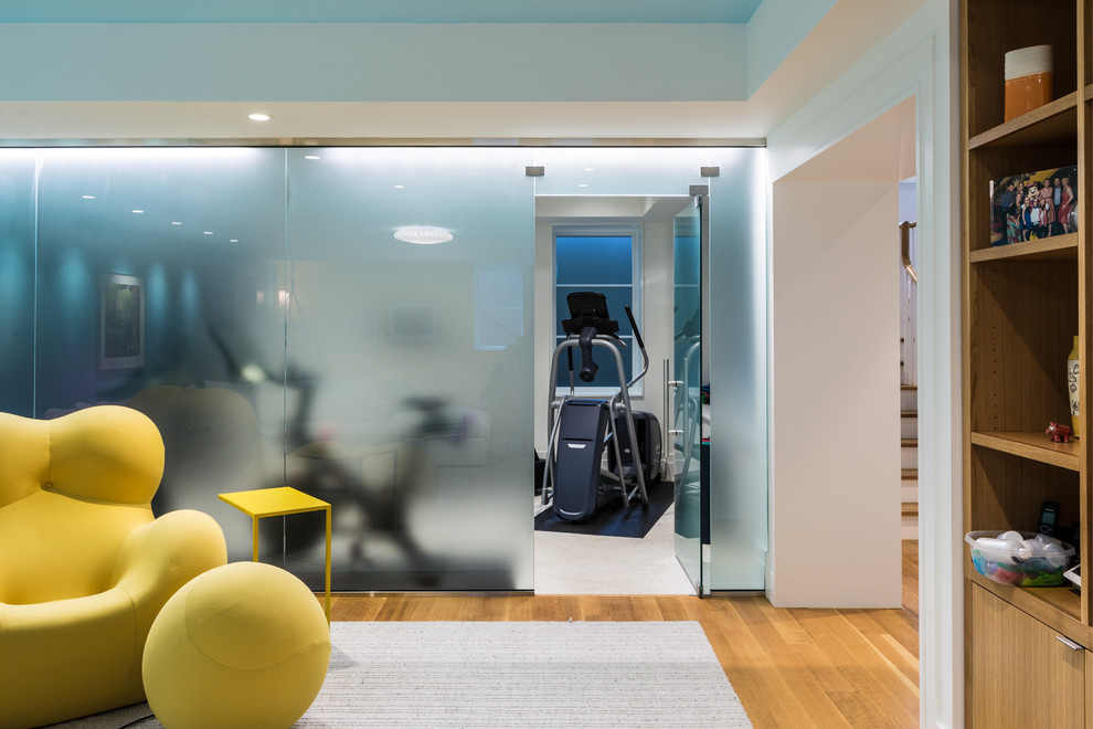 Inspiration for a contemporary home gym remodel in DC Metro