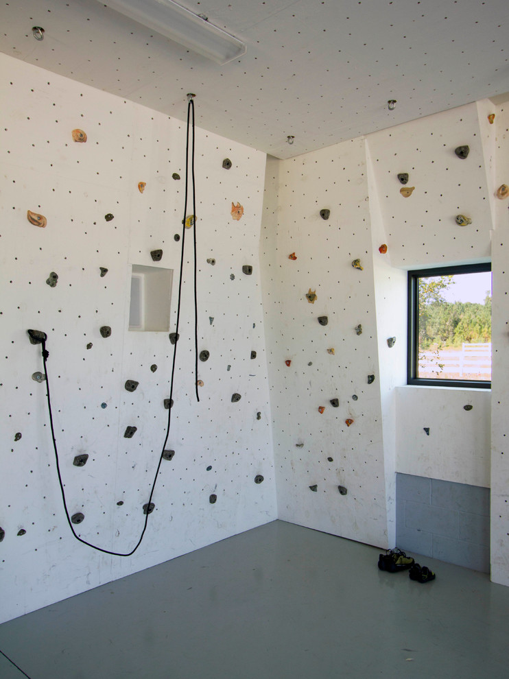 Photo of an urban home gym in Other.