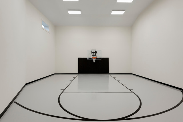 Indoor Basketball Court Orono Traditional Home Gym Minneapolis By Millz House Houzz Uk