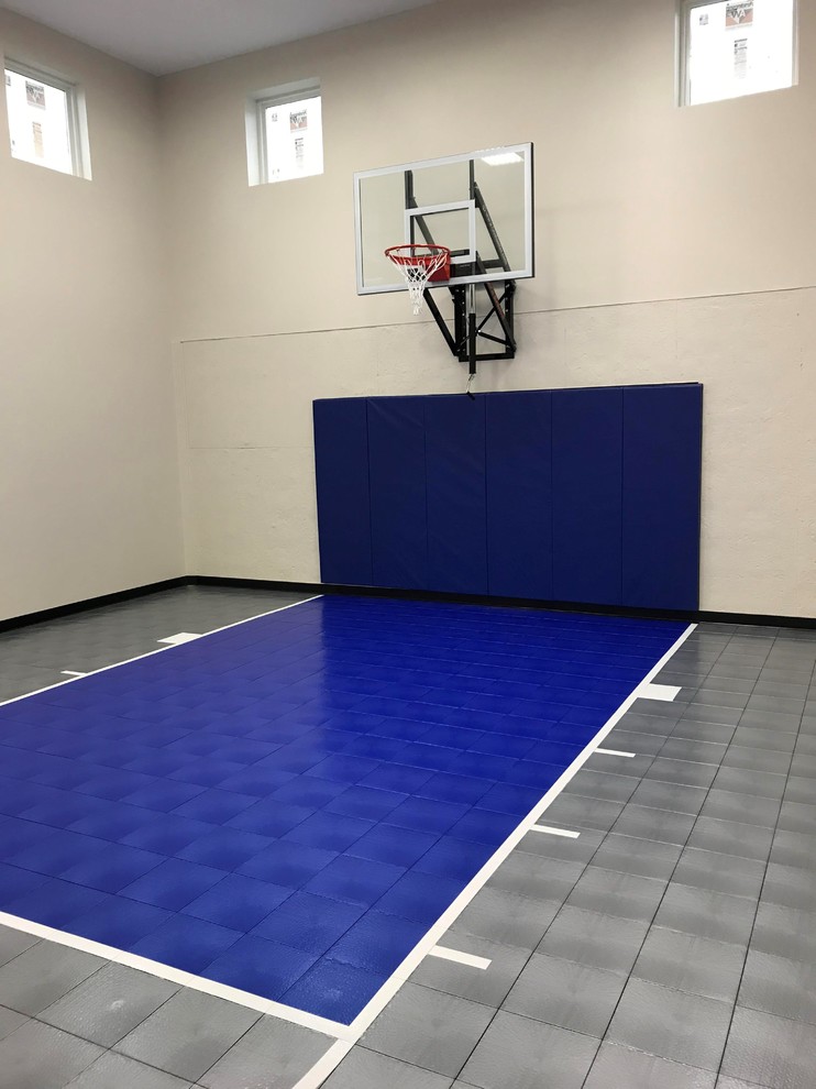 Inspiration for a classic indoor sports court in Minneapolis.