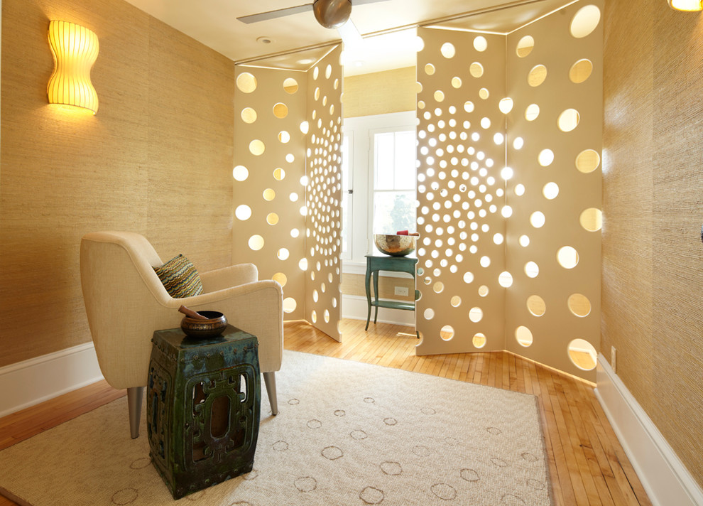 Inspiration for a contemporary home gym remodel in Minneapolis