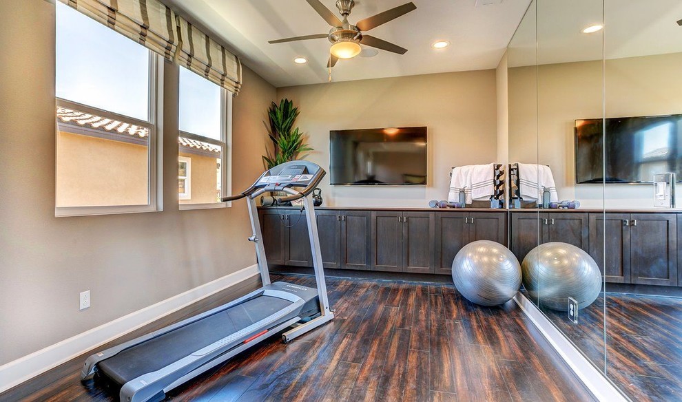 Inspiration for an urban home gym in Los Angeles.