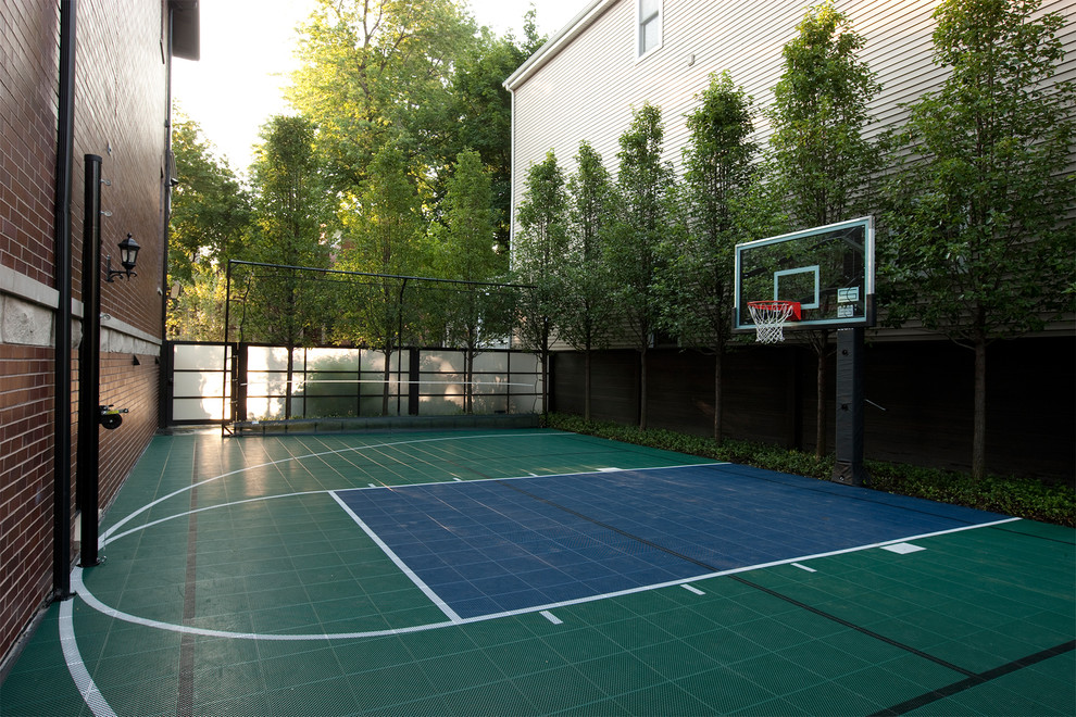 Example of a small classic home gym design in Chicago