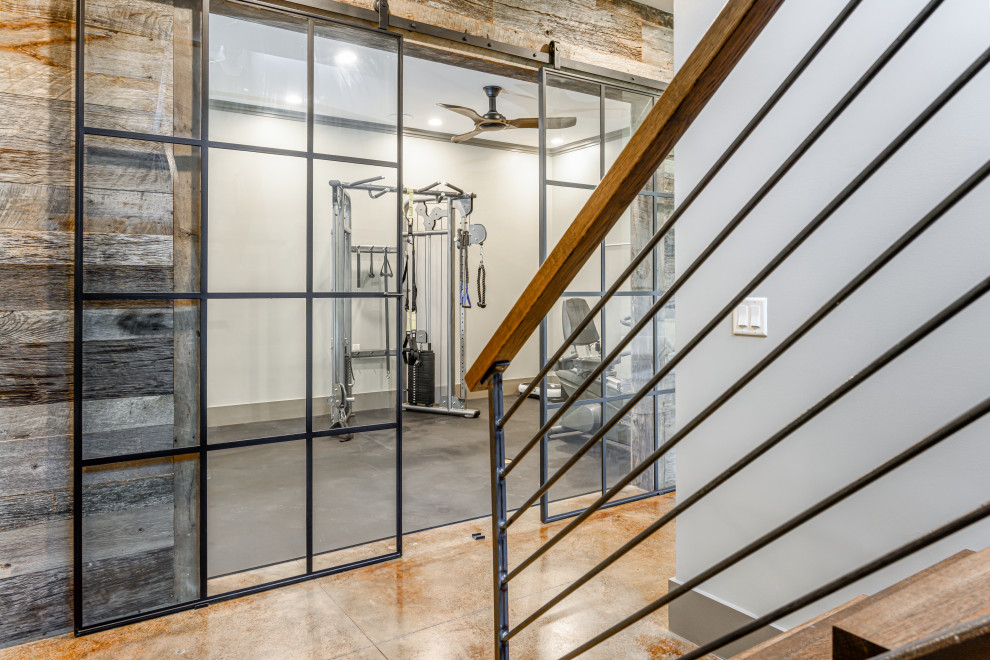 Multifunktionaler, Mittelgroßer Moderner Fitnessraum mit grauer Wandfarbe und grauem Boden in Sonstige