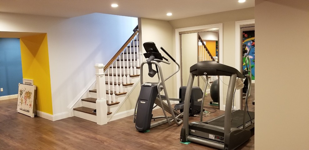 Inspiration for a contemporary home gym remodel in New York