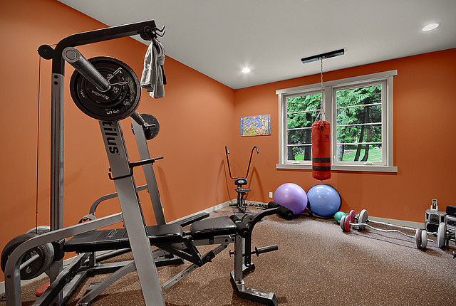 Photo of a contemporary home gym in Seattle.
