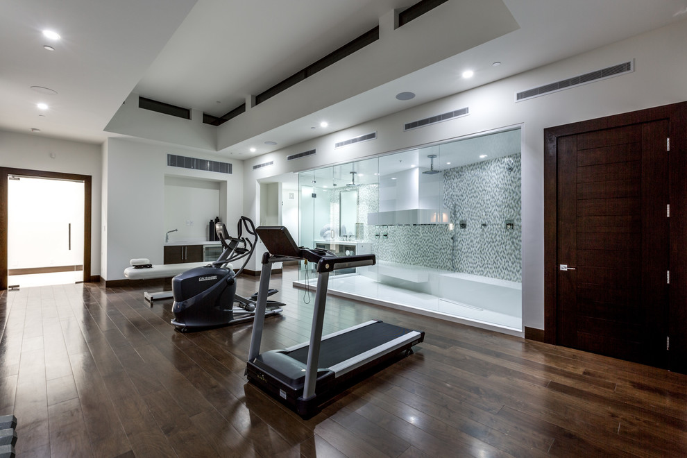 Inspiration for a modern home gym in Las Vegas.