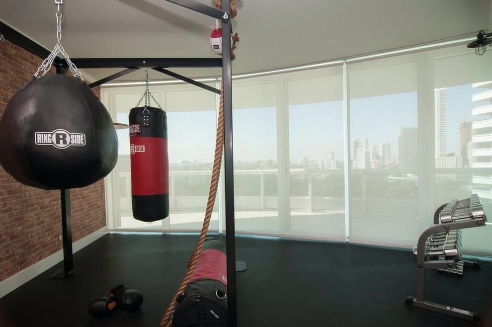 Home gym - modern home gym idea in Miami