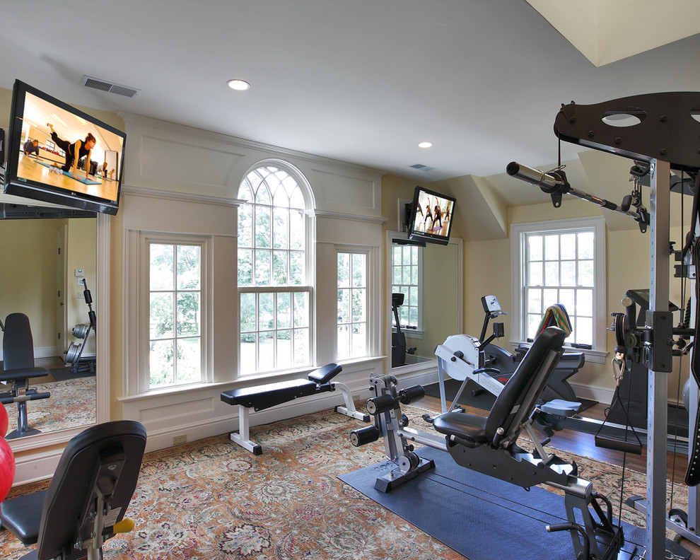 Photo of a traditional home gym in New York.