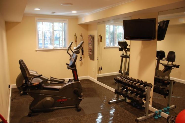 Transitional home gym photo in DC Metro