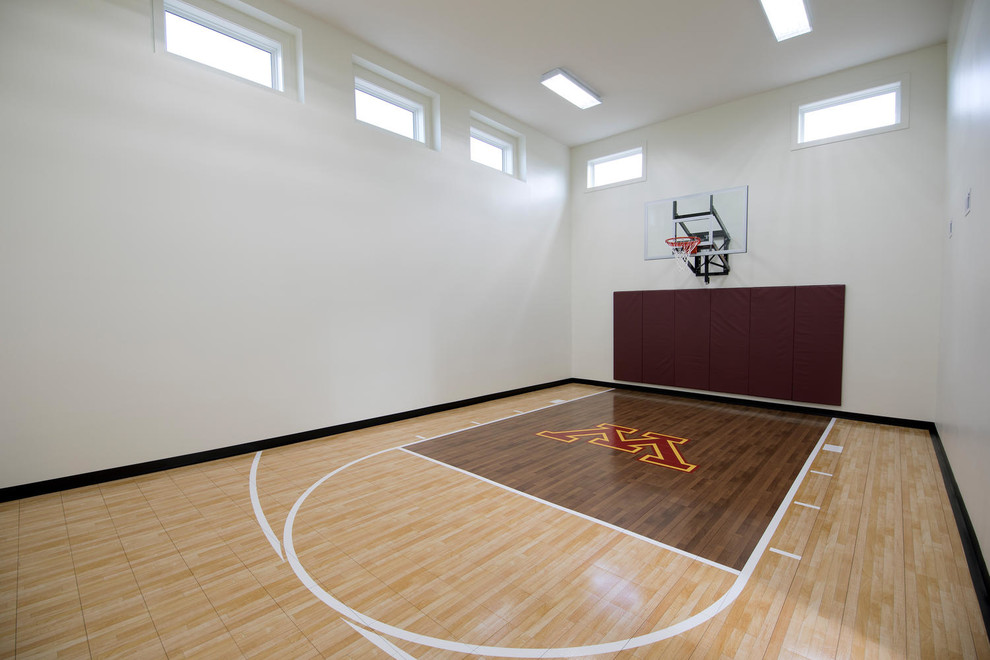 Inspiration for a transitional home gym remodel in Minneapolis