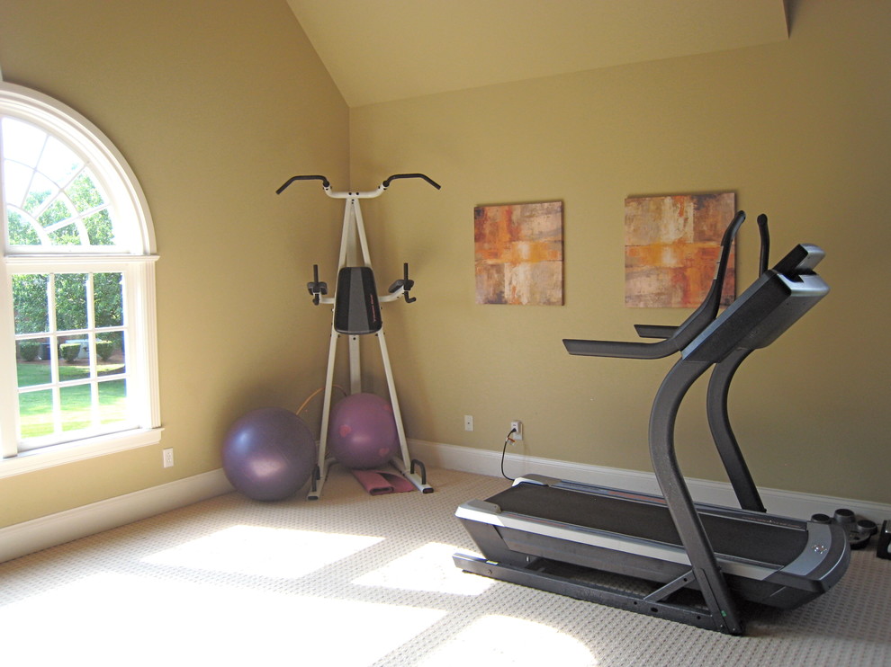 Inspiration for a contemporary home gym remodel in Nashville