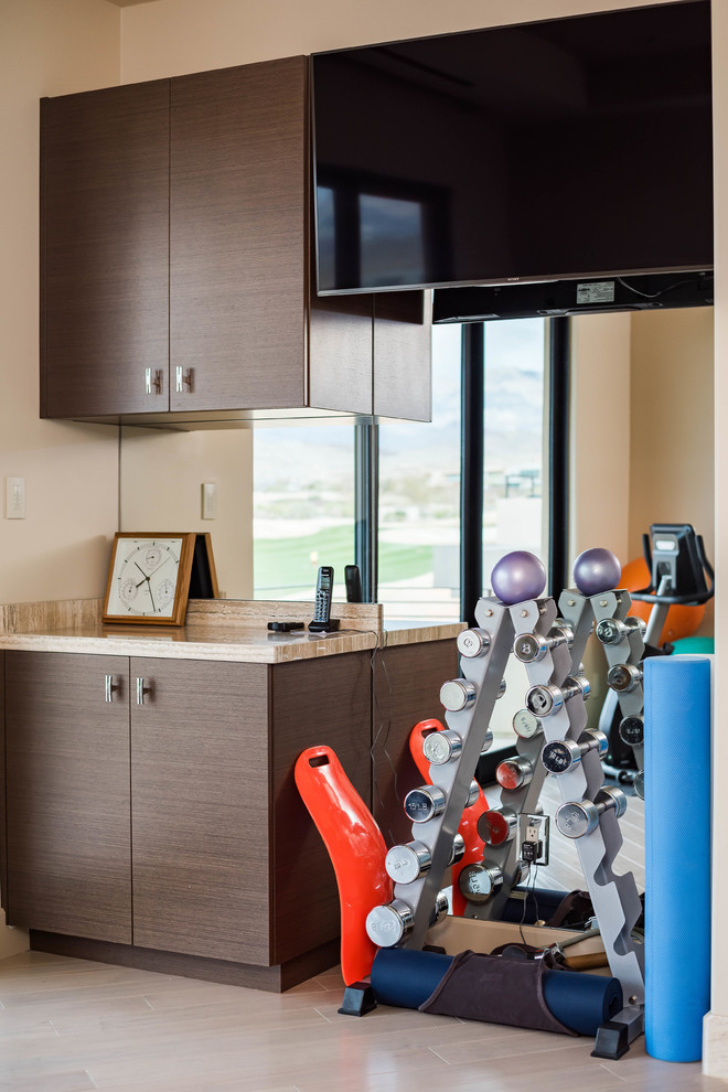 Photo of a contemporary home gym in Las Vegas.